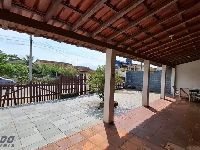 Imagem 7: Imperdível Imóvel com Duas Casas à venda em Guarapari-ES - Bairro Meaípe 4 quartos