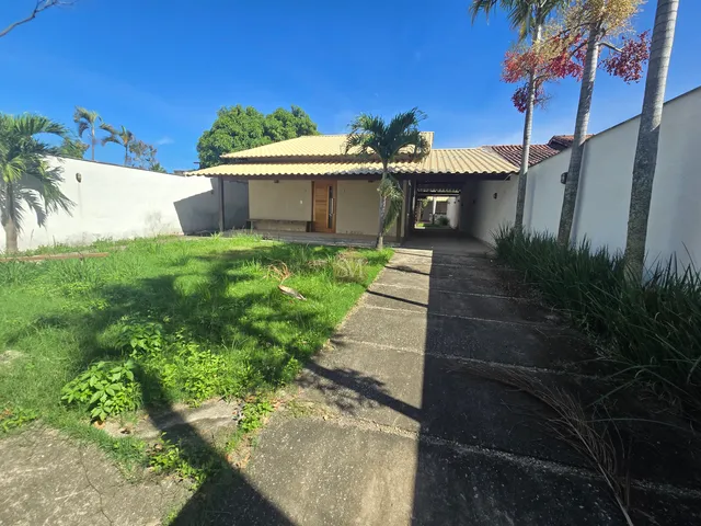 Imagem: A casa possui 3 Dormitórios, 1 Suíte, 3 Banheiros, 5