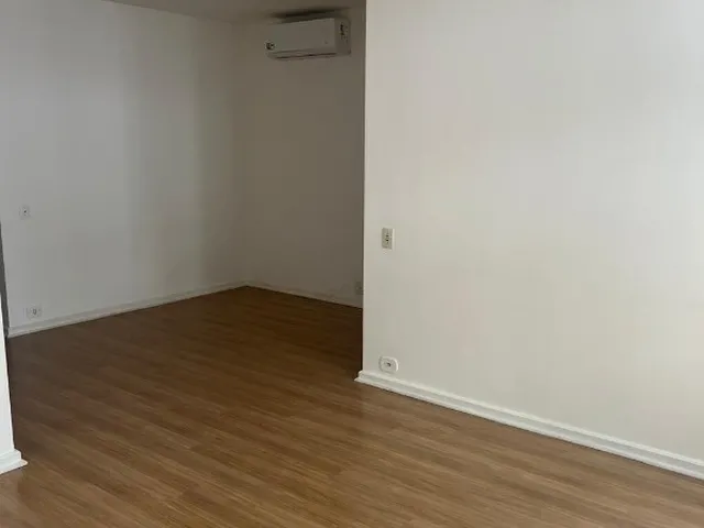 Imagem 4: Itaim - Locação - Com uma planta quadrada, este apartamento conta com 2 quartos, sendo