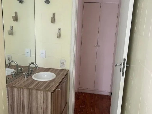 Imagem 9: Itaim - Locação - Com uma planta quadrada, este apartamento conta com 2 quartos, sendo