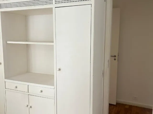 Imagem 14: Itaim - Locação - Com uma planta quadrada, este apartamento conta com 2 quartos, sendo