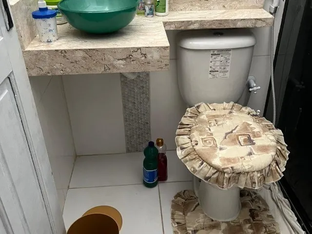Imagem 3: Casa ampla com 600 m², 6 quartos, estacionamento amplo, piscina, varanda a vender na
