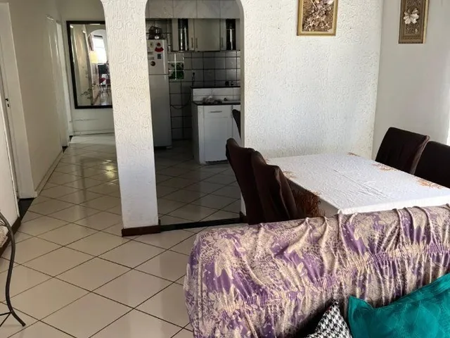 Imagem 5: Casa ampla com 600 m², 6 quartos, estacionamento amplo, piscina, varanda a vender na