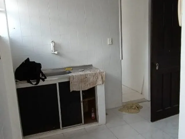 Imagem 7: Apartamento padrão com 74 m² dividido em 3/4 no segundo andar escada, reformado a