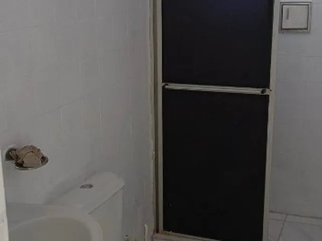 Imagem 9: Apartamento padrão com 74 m² dividido em 3/4 no segundo andar escada, reformado a
