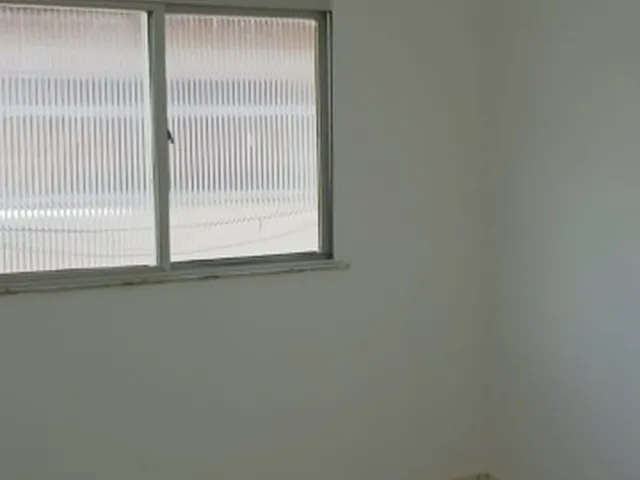 Imagem 11: Apartamento padrão com 74 m² dividido em 3/4 no segundo andar escada, reformado a