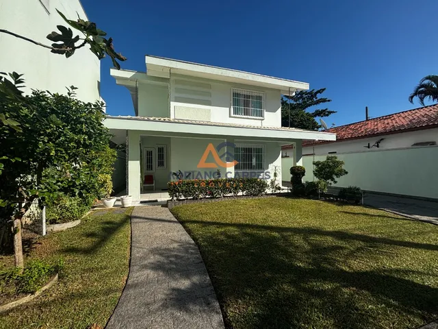 Imagem: Casa alto padrão, com 04 quartos sendo