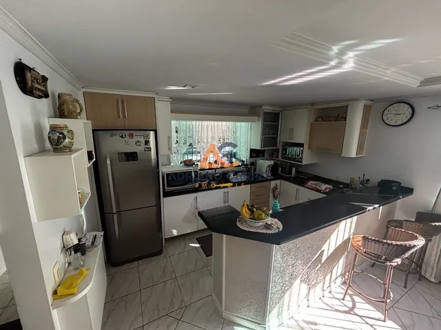 Imagem 7: Casa alto padrão, com 04 quartos sendo 01 suíte na Praia de Gravatá, Navegantes