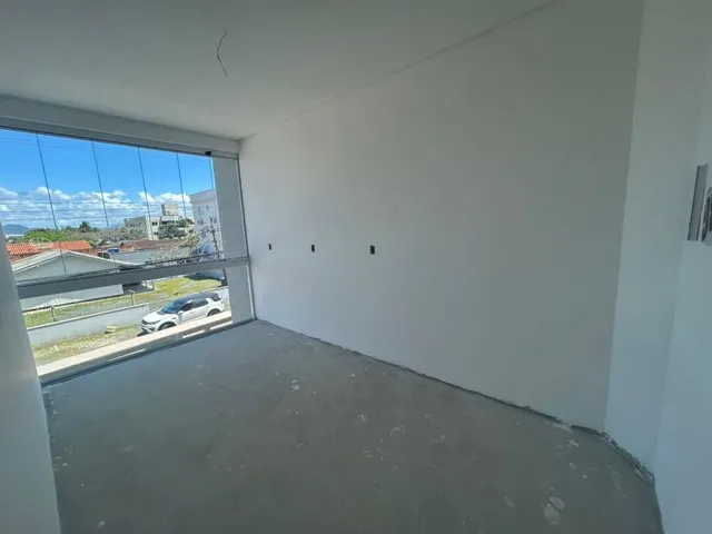 Imagem 9: Sobrado de Alto Padrão à Venda em Navegantes-SC, Bairro Gravatá 3 Quartos sendo 1