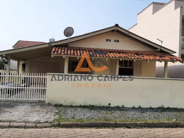 Imagem 11: Adriano Carpes Imóveis vende casa AVERBADA com 4 dormitórios, sendo 1 suíte, em amplo