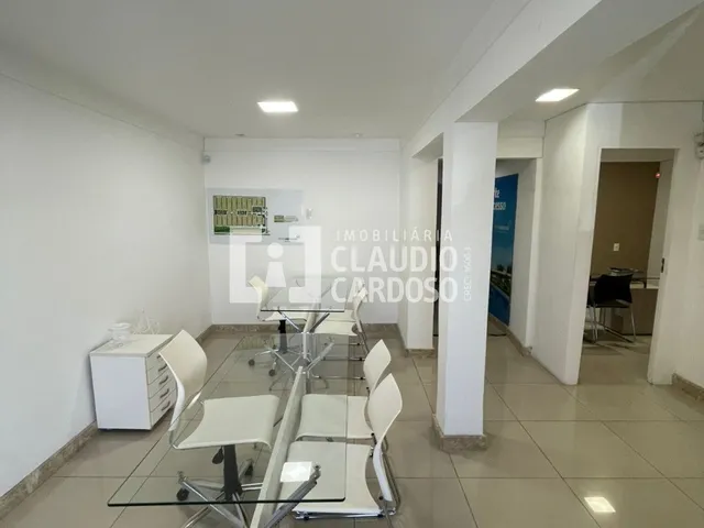 Imagem 8: Aluga-se excelente ponto comercial com térreo e primeiro andar, situado em localização