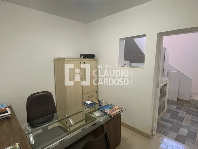 Imagem 15: Aluga-se excelente ponto comercial com térreo e primeiro andar, situado em localização