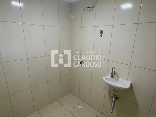 Imagem 5: Aluga-se excelente ponto comercial com térreo e primeiro andar, situado em localização