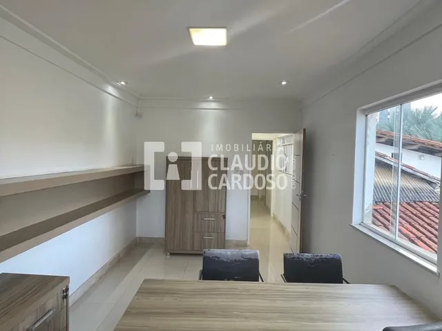Imagem 2: Aluga-se excelente ponto comercial com térreo e primeiro andar, situado em localização