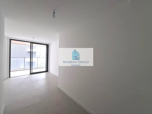 Imagem 2: LUXUOSO APARTAMENTO À VENDA EM ICARAÍ, NITERÓI-RJ: 4 QUARTOS, 4 SUÍTES, 1 SALA, 5