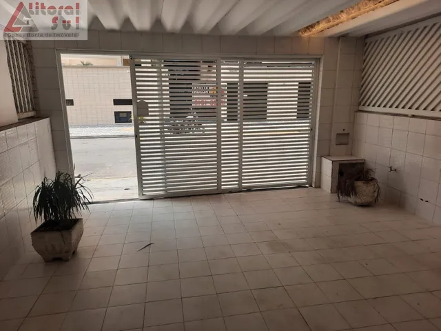 Imagem: A casa possui 2 Dormitórios, 2 Suítes, 3 Banheiros, 2