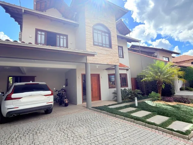 Imagem 1: Casa para locação em Joinville-SC, bairro Bom Retiro: 4 quartos, 2 suítes, 3 salas, 4