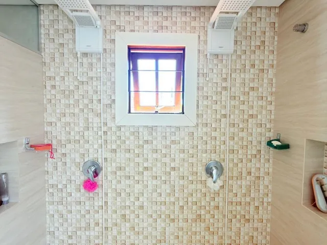 Imagem 7: Casa para locação em Joinville-SC, bairro Bom Retiro: 4 quartos, 2 suítes, 3 salas, 4