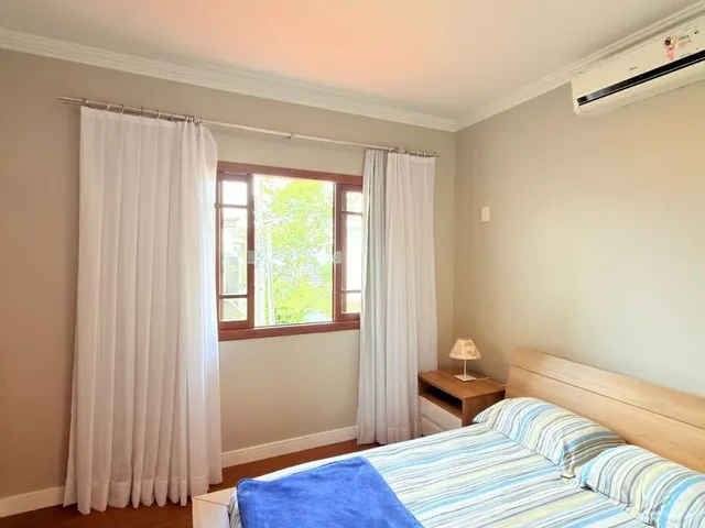 Imagem 12: Casa para locação em Joinville-SC, bairro Bom Retiro: 4 quartos, 2 suítes, 3 salas, 4