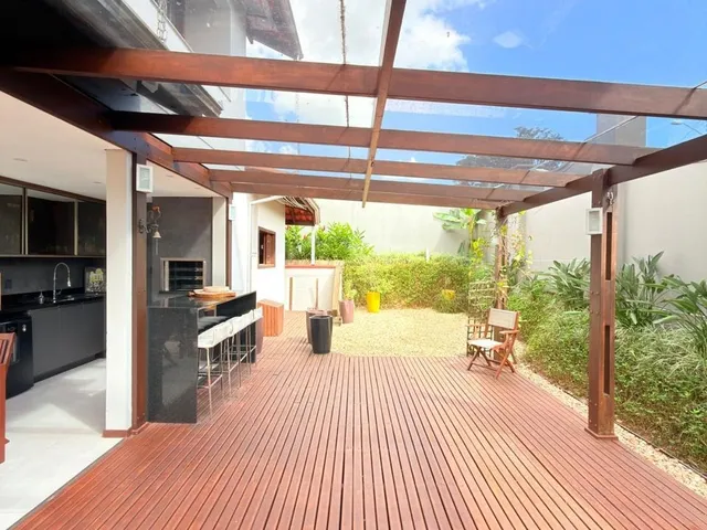 Imagem 13: Casa para locação em Joinville-SC, bairro Bom Retiro: 4 quartos, 2 suítes, 3 salas, 4