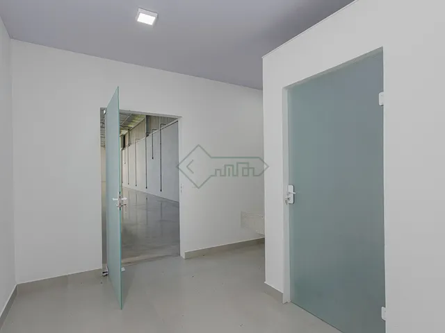 Imagem 8: Galpão Comercial para Locação em Joinville-SC - Bairro Santa Catarina 5 Salas, 4