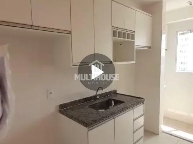 Imagem 3: Apartamento 2 Quartos com Armários, Vaga Coberta e Portaria