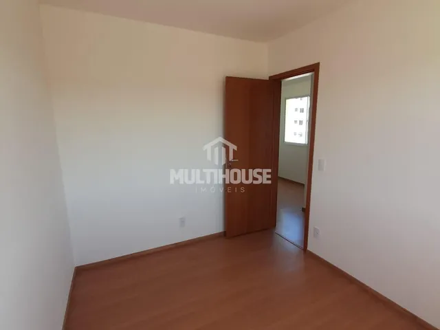 Imagem 10: Apartamento 2 Quartos com Armários, Vaga Coberta e Portaria