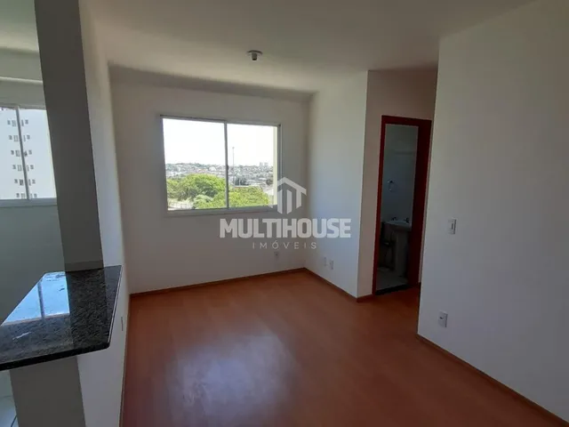 Imagem 15: Apartamento 2 Quartos com Armários, Vaga Coberta e Portaria