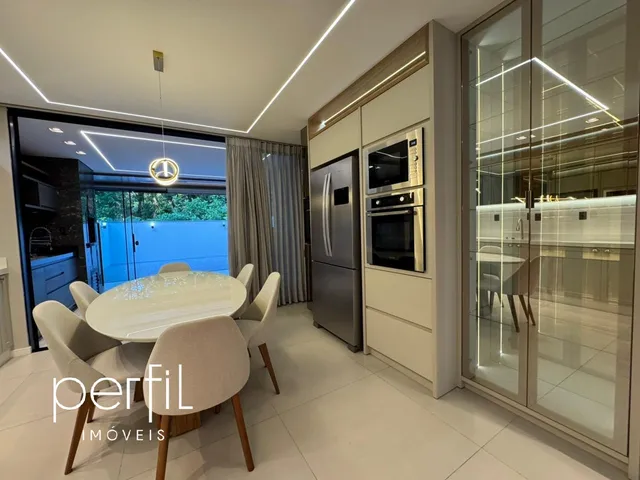 Imagem 15: Casa à venda em Joinville-SC, bairro Jardim Sofia: 3 quartos, 3 suítes, 3 salas, 4