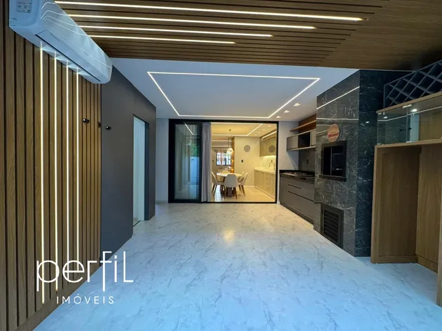 Imagem 7: Casa à venda em Joinville-SC, bairro Jardim Sofia: 3 quartos, 3 suítes, 3 salas, 4