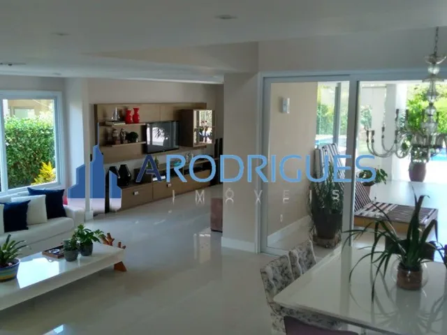 Imagem: Casa Duplex à Venda e Aluguel em Busca