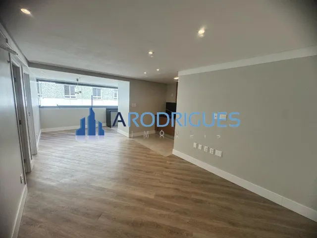 Imagem 4: Apartamento à Venda em Alphaville: 2 quartos, 2 suítes, 1 sala, 3 banheiros, 1 vaga de
