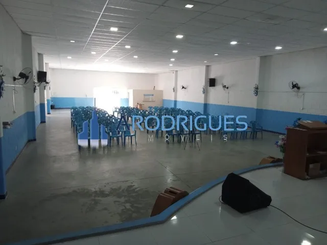 Imagem 1: Galpão Comercial à Venda e Locação em Lauro de Freitas - 2 Salas, 6 Banheiros, 8