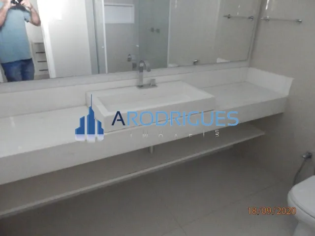 Imagem 14: Casa de luxo em condomínio: 4 quartos, 4 suítes, 3 salas, 6 banheiros, 6 vagas de