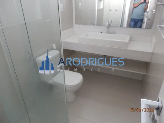 Imagem 15: Casa de luxo em condomínio: 4 quartos, 4 suítes, 3 salas, 6 banheiros, 6 vagas de