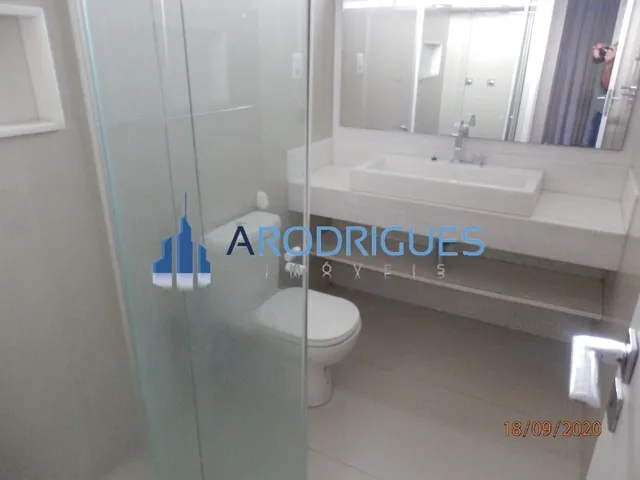 Imagem 16: Casa de luxo em condomínio: 4 quartos, 4 suítes, 3 salas, 6 banheiros, 6 vagas de