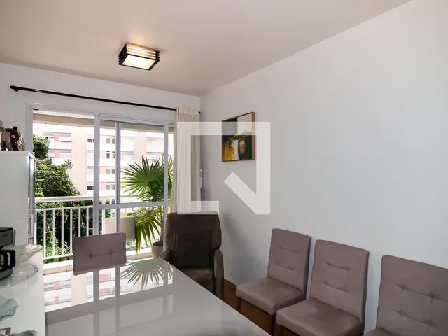 Imagem: O apartamento possui 2 Dormitórios, 1 Banheiro, 1 Vaga na