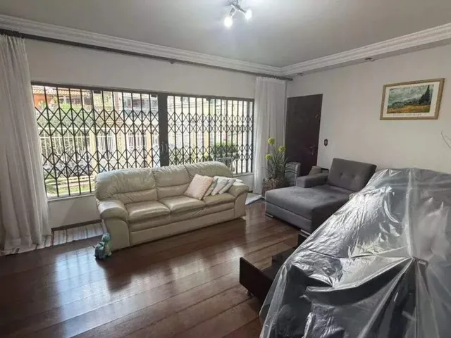 Imagem: A casa possui 3 Dormitórios, 2 Suítes, 4 Banheiros, 4