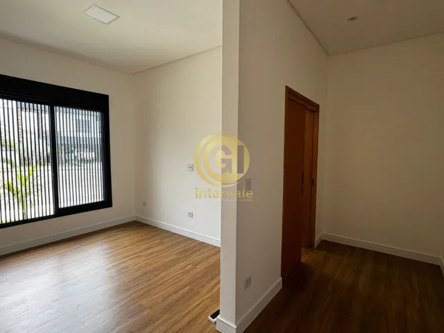 Imagem 7: Casa de Alto Padrão no Jardim Jacinto, Jacareí-SP - 3 quartos, 1 suíte, 3 banheiros, 4