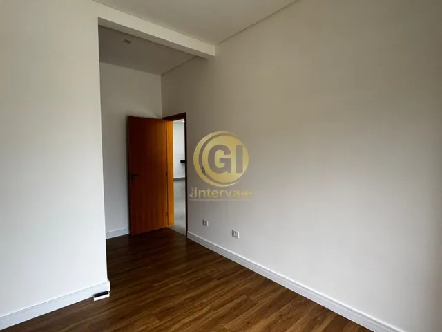 Imagem 3: Casa de Alto Padrão no Jardim Jacinto, Jacareí-SP - 3 quartos, 1 suíte, 3 banheiros, 4