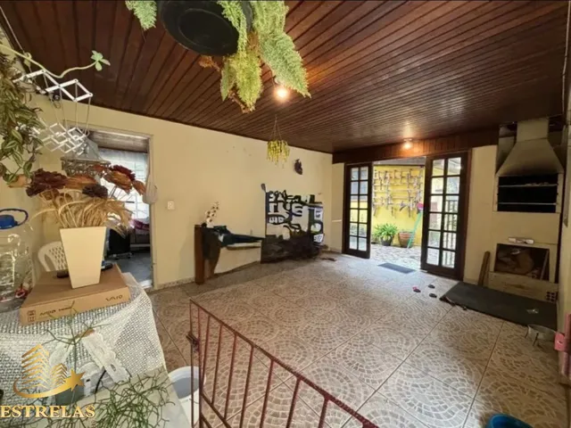 Imagem 9: Espaçosa casa à venda em Curitiba-PR, no Bigorrilho: 4 quartos, 1 suíte, 2 salas, 2