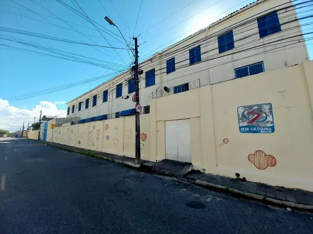 Imagem: PC2412) Um Prédio Comercial medindo 1000m²