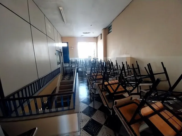 Imagem 8: PC2412) Um Prédio Comercial medindo 1000m²