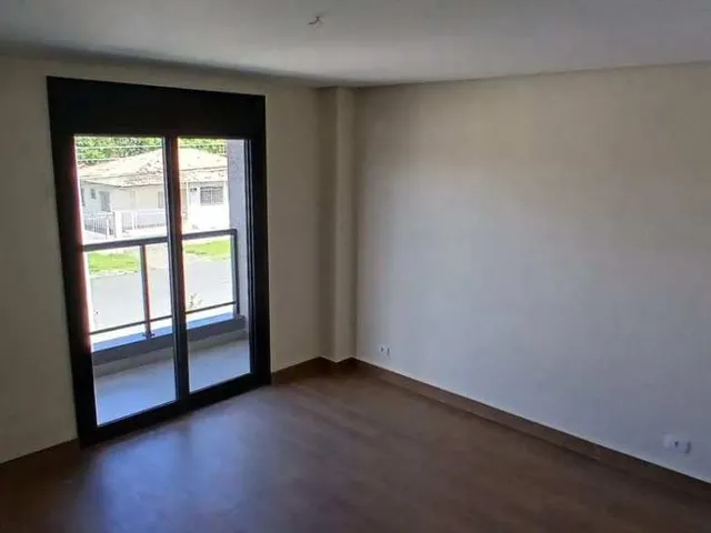 Imagem 6: Tríplex de alto padrão no Hauer com 3 suítes, terraço amplo e ático com banheiro