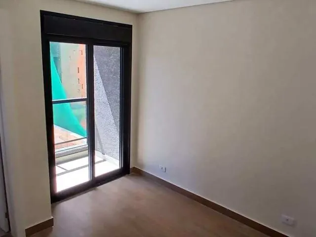 Imagem 7: Tríplex de alto padrão no Hauer com 3 suítes, terraço amplo e ático com banheiro