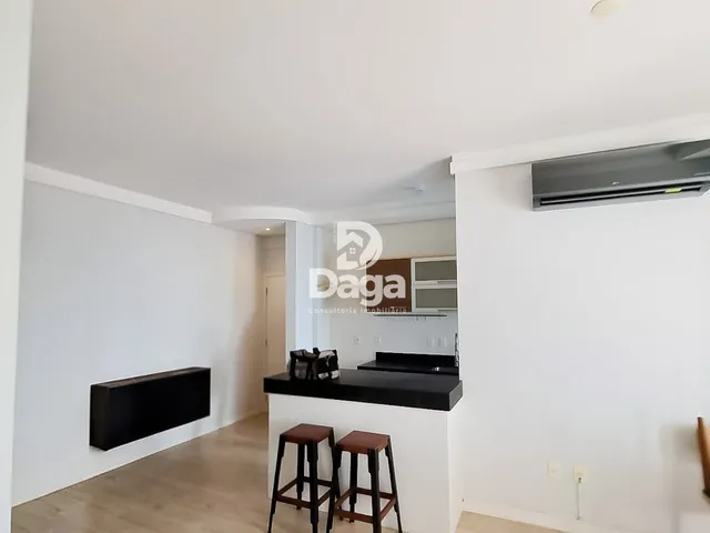 Imagem: O apartamento possui 5 Dormitórios, 1 Suíte, 2 Banheiros,