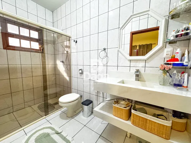 Imagem 2: Casa no Carianos - 3 dormitórios, sendo 2 suites - Florianópolis/SC