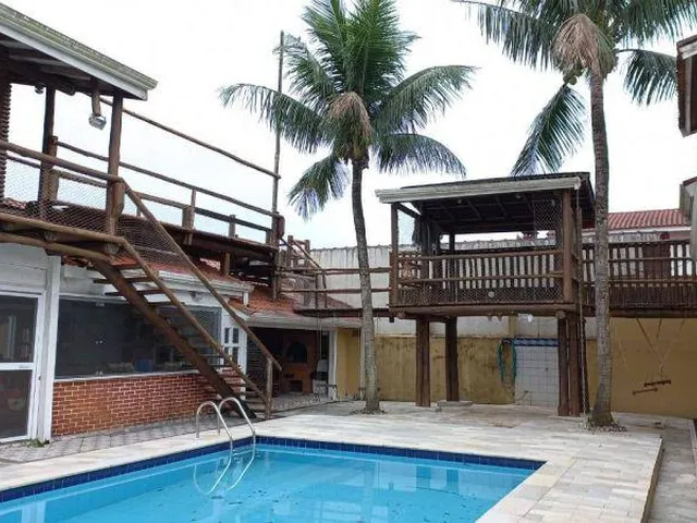 Imagem: Casa com 6 quartos, 527m², à venda em