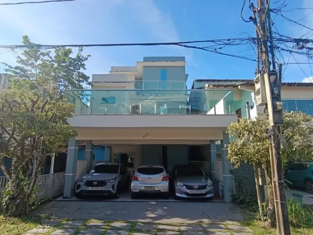 Imagem: Casa de alto padrão com 4 suítes e 3 pavimentos