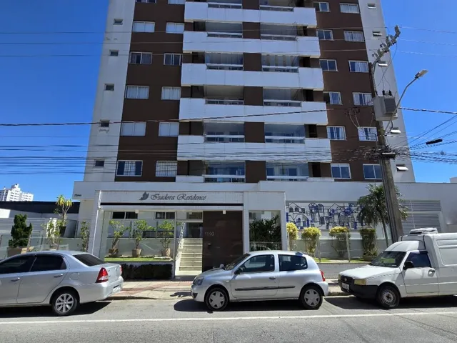 Imagem: O apartamento possui 2 Dormitórios, 1 Suíte, 2 Banheiros,